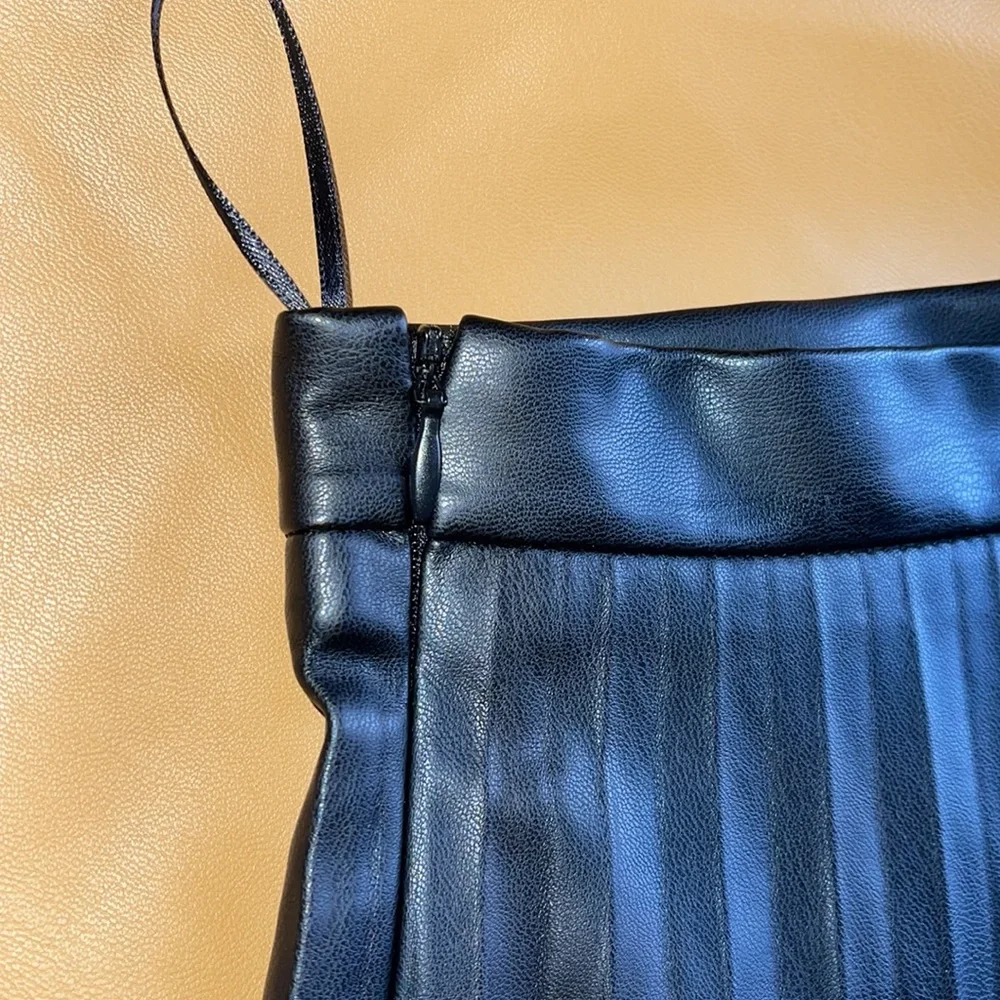 7 For All Mankind Black Pleated Midi Skirt - Picture 7 of 11